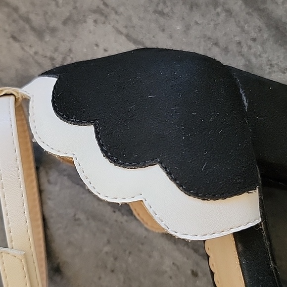 Journee Chandra Pumps block heel black Faux suede white trim size 8.5 - Picture 3 of 13